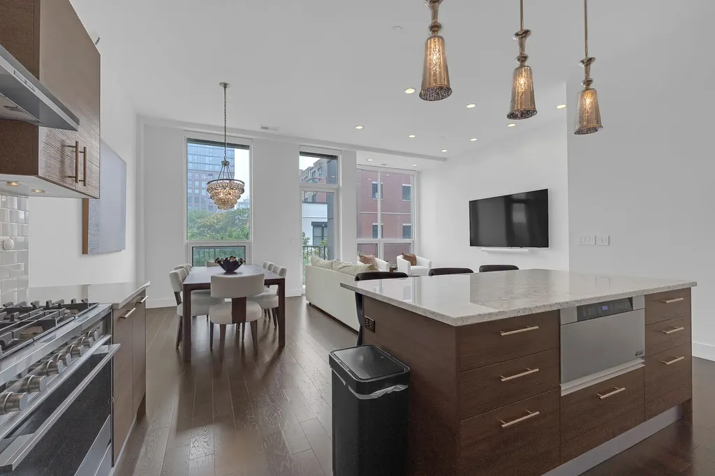 16 North Carpenter Street Chicago IL 60607