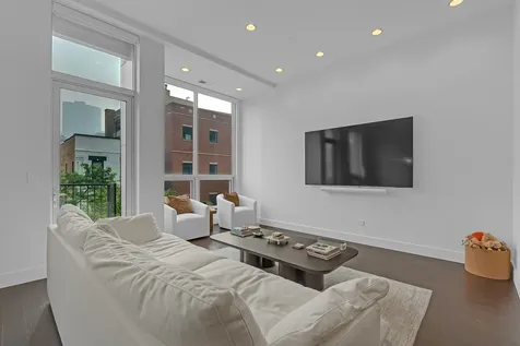 16 North Carpenter Street Chicago IL 60607