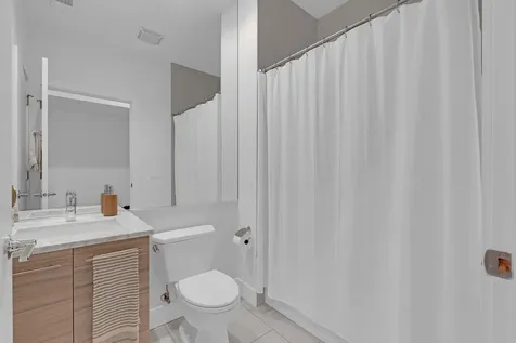 16 North Carpenter Street Chicago IL 60607
