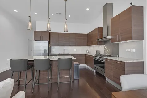 16 North Carpenter Street Chicago IL 60607