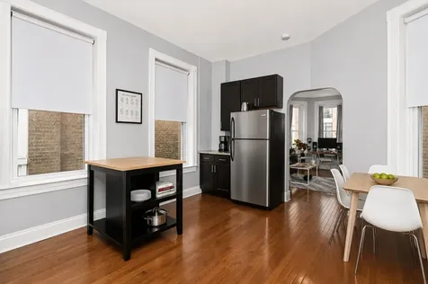 841 North Damen Avenue Chicago IL 60622