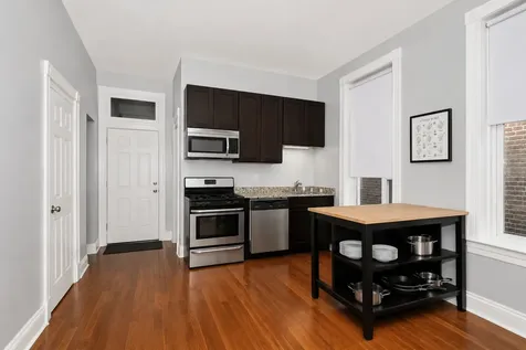 841 North Damen Avenue Chicago IL 60622