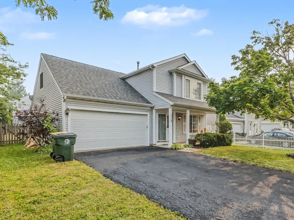 229 Churchill Court Round Lake Beach IL 60073