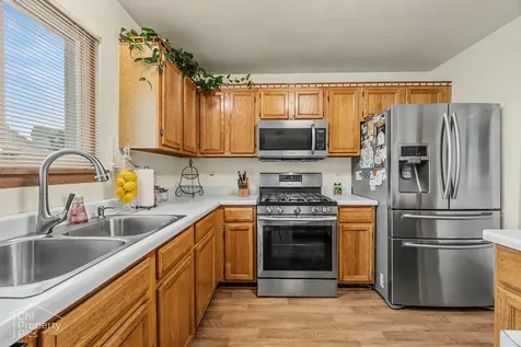 229 Churchill Court Round Lake Beach IL 60073