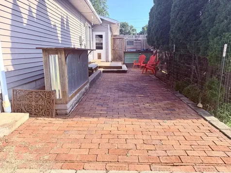 605 East Barker Street Tuscola IL 61953
