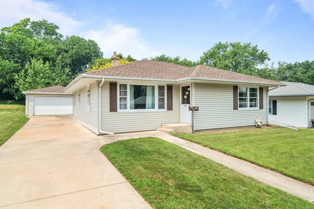 2327 Wisconsin Road Rockford IL 61108