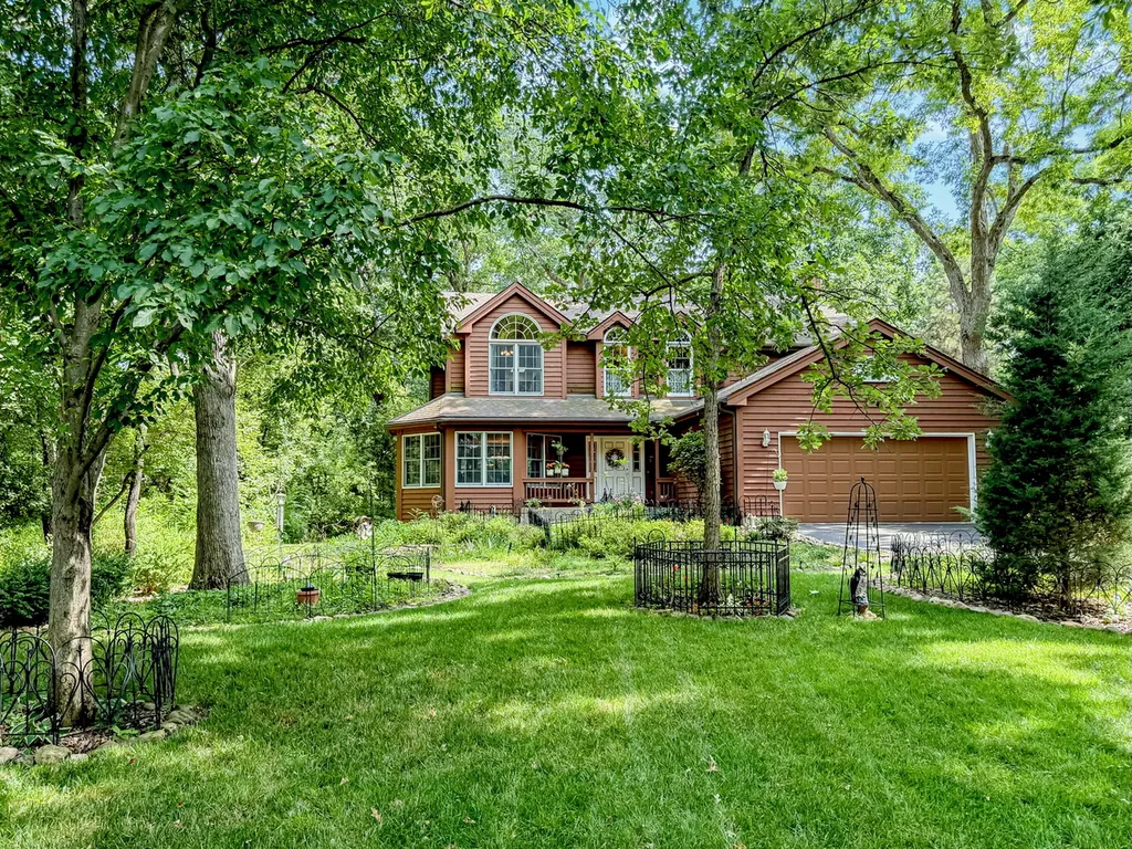 446 Roslyn Road East Dundee IL 60118