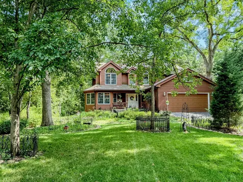 446 Roslyn Road East Dundee IL 60118