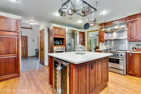 446 Roslyn Road East Dundee IL 60118