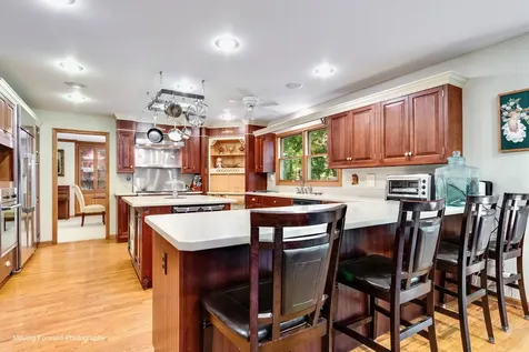 446 Roslyn Road East Dundee IL 60118