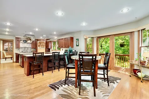 446 Roslyn Road East Dundee IL 60118