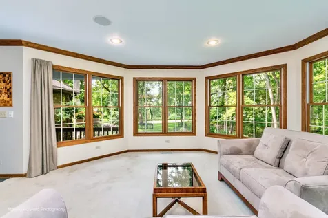 446 Roslyn Road East Dundee IL 60118