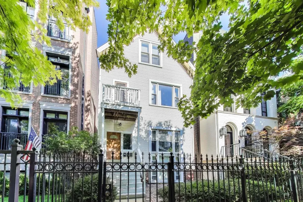 2643 North Mildred Avenue Chicago IL 60614