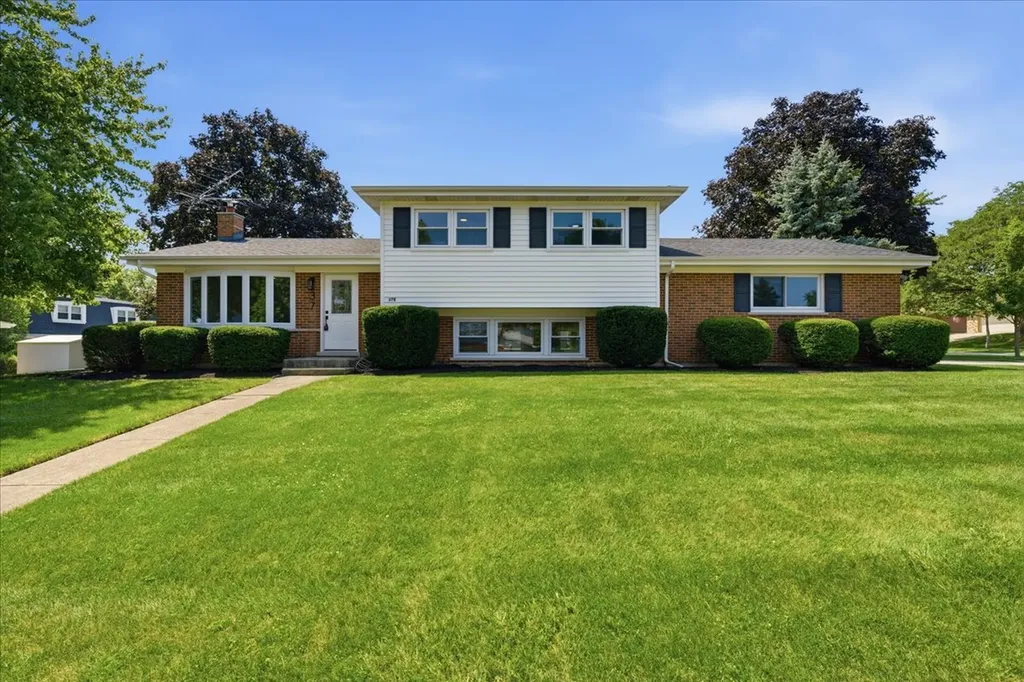 37 East Weathersfield Way Schaumburg IL 60193