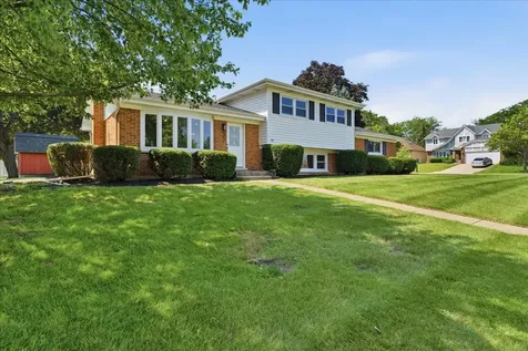 37 East Weathersfield Way Schaumburg IL 60193