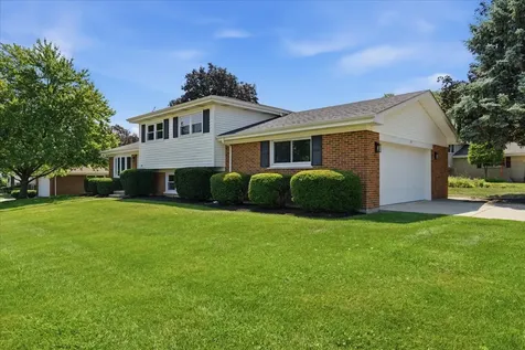 37 East Weathersfield Way Schaumburg IL 60193