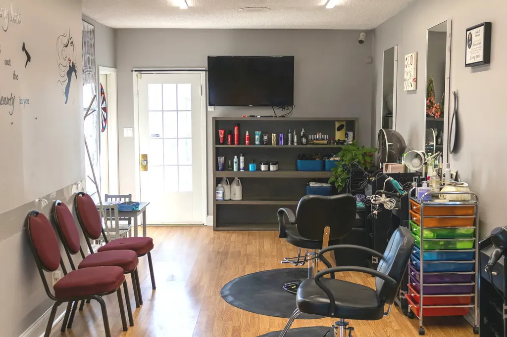 218- 220 South Lake Street Aurora IL 60506