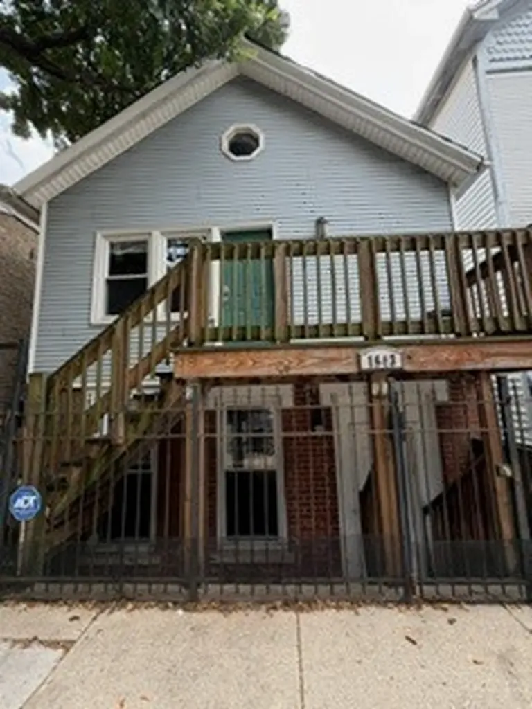1643 West Beach Avenue Chicago IL 60622