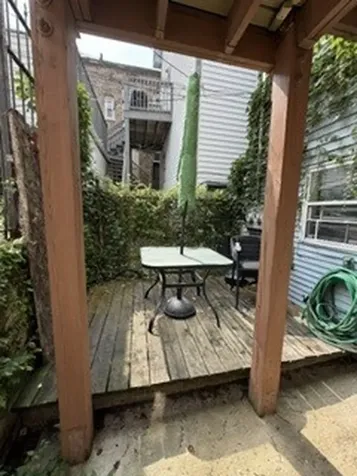 1643 West Beach Avenue Chicago IL 60622