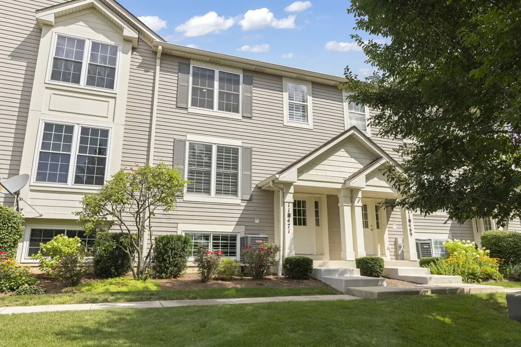 11S471 Rachael Court Willowbrook IL 60527