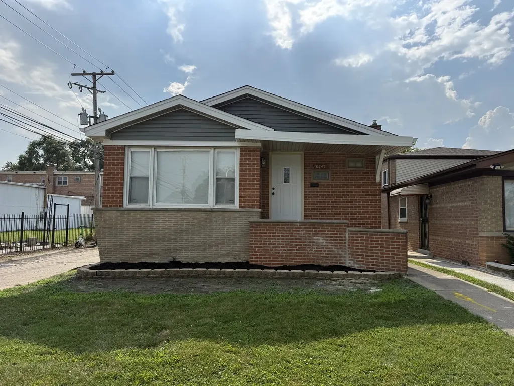 8642 South Indiana Avenue Chicago IL 60619