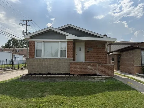8642 South Indiana Avenue Chicago IL 60619