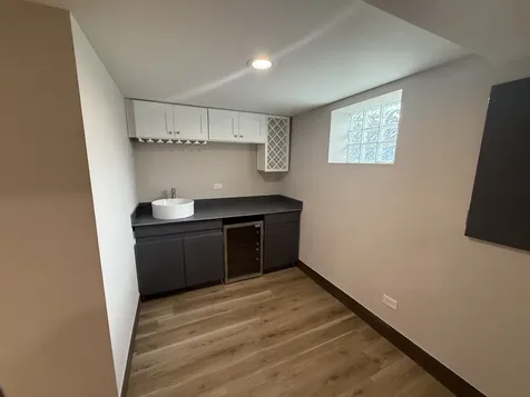 8642 South Indiana Avenue Chicago IL 60619