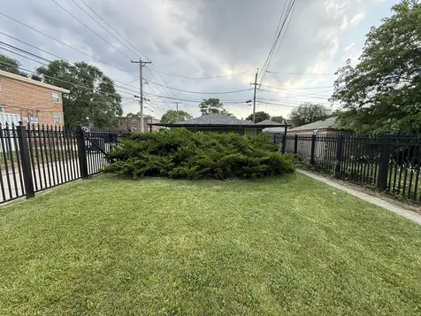 8642 South Indiana Avenue Chicago IL 60619