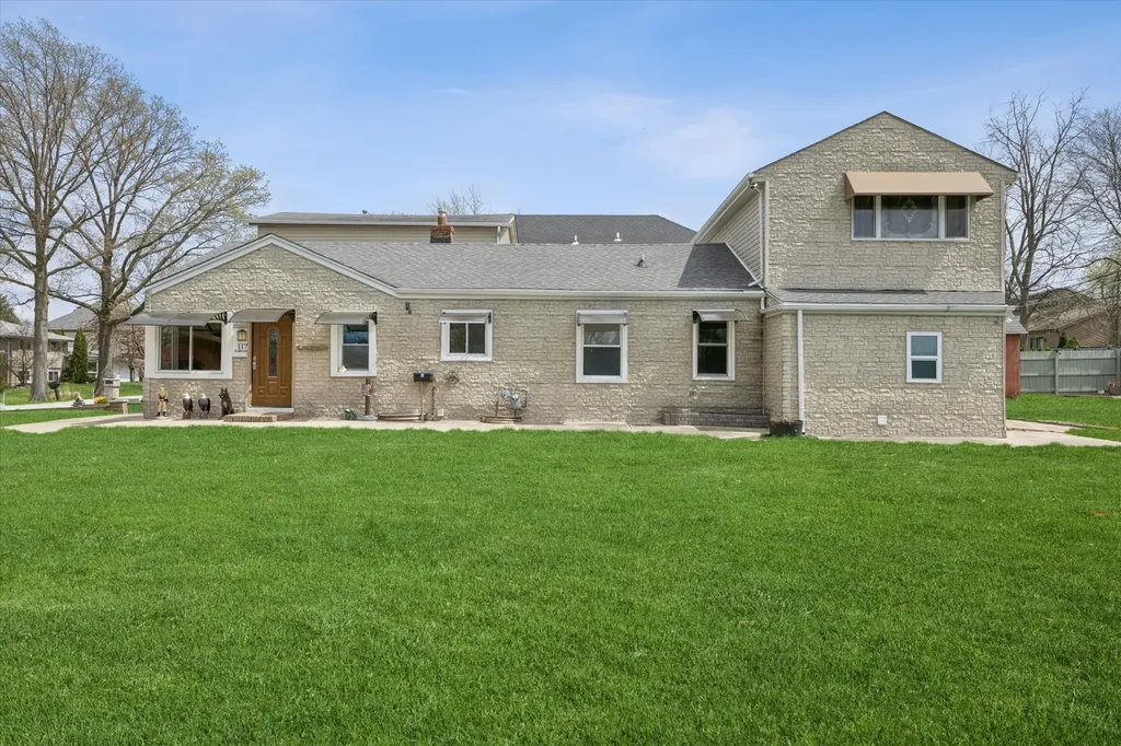 117 Sunrise Avenue Willowbrook IL 60527