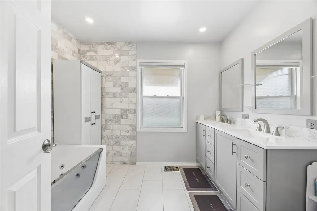 117 Sunrise Avenue Willowbrook IL 60527