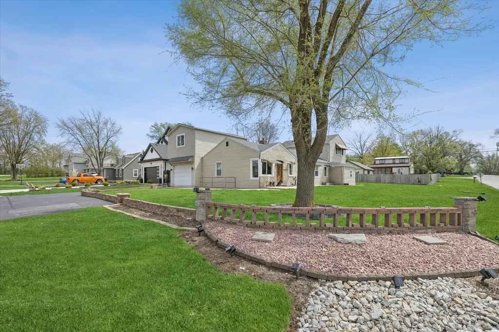 117 Sunrise Avenue Willowbrook IL 60527