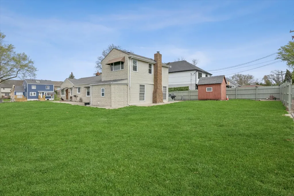 117 Sunrise Avenue Willowbrook IL 60527