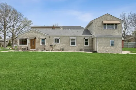 117 Sunrise Avenue Willowbrook IL 60527