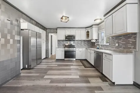 117 Sunrise Avenue Willowbrook IL 60527