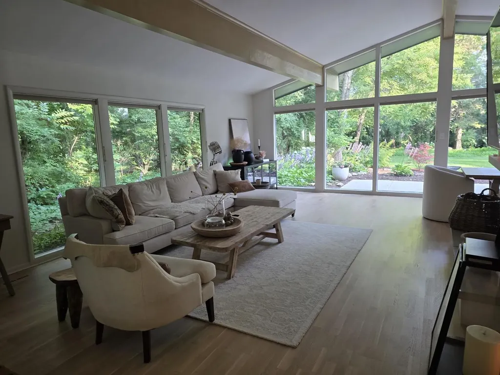 3S220 Blackcherry Lane Glen Ellyn IL 60137