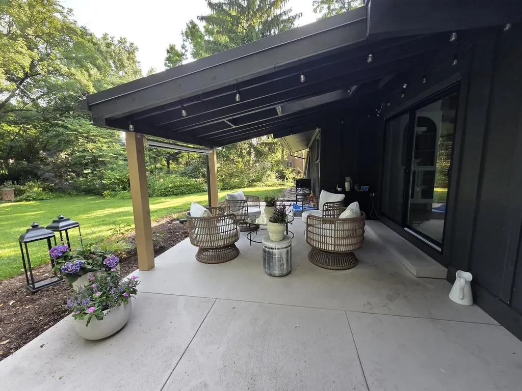3S220 Blackcherry Lane Glen Ellyn IL 60137
