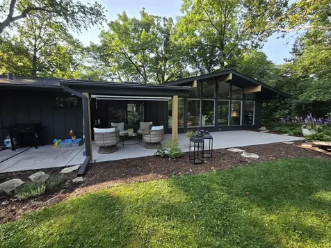 3S220 Blackcherry Lane Glen Ellyn IL 60137