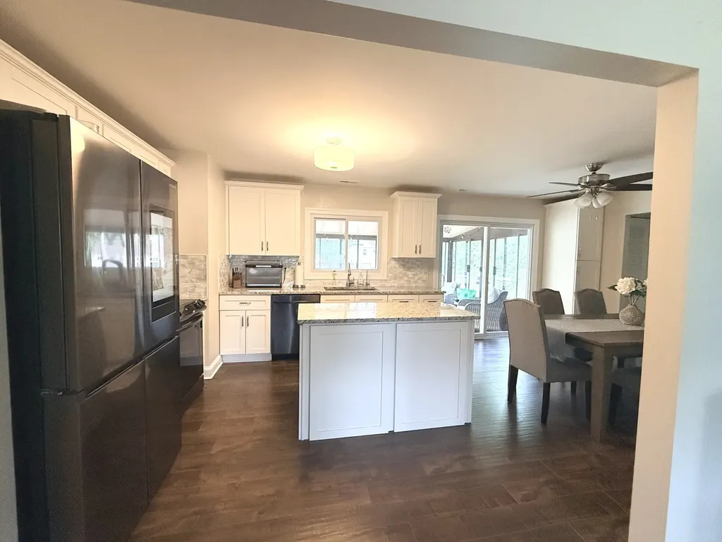 1316 Chalfont Drive Schaumburg IL 60194