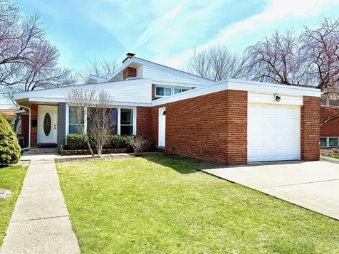 9131 Kilbourn Avenue Skokie IL 60076