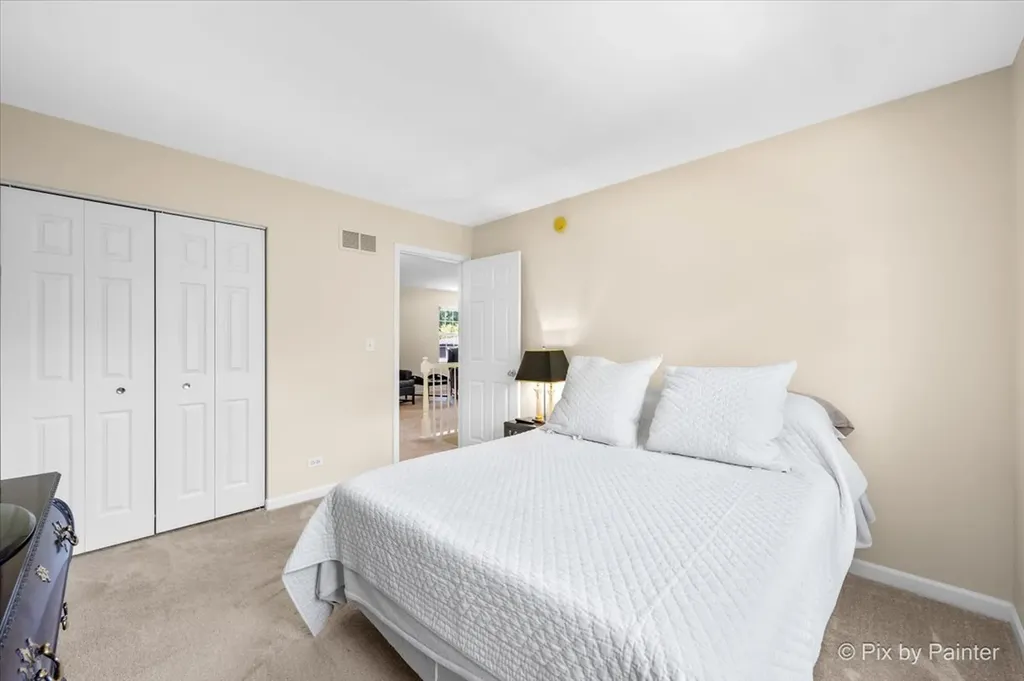 624 Daisy Lane Roselle IL 60172