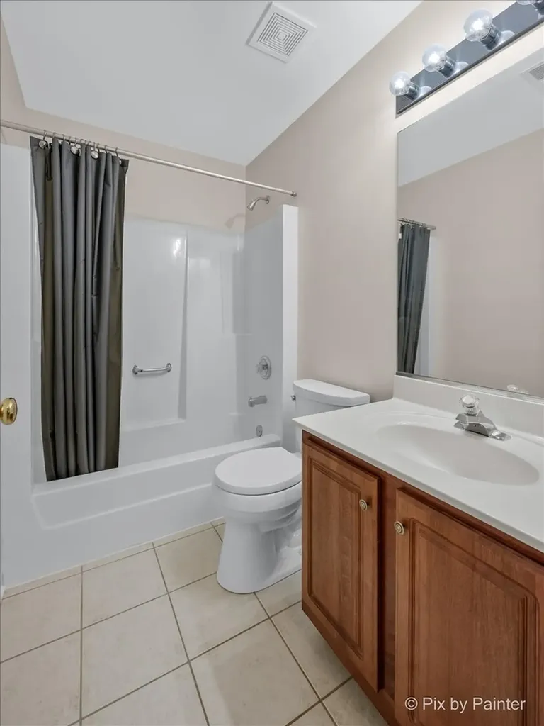 624 Daisy Lane Roselle IL 60172