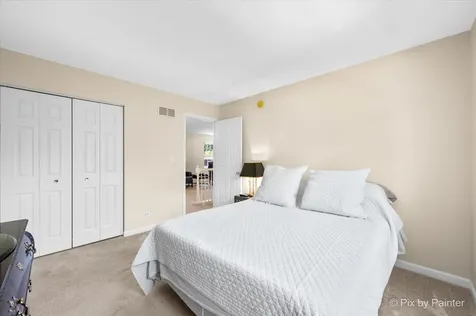 624 Daisy Lane Roselle IL 60172