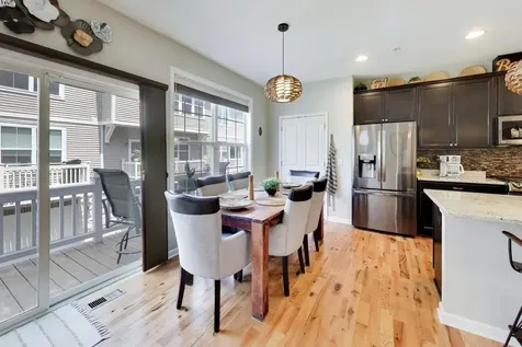 1188 Colfax Avenue Des Plaines IL 60016