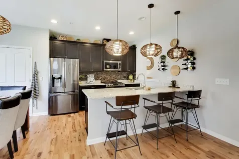 1188 Colfax Avenue Des Plaines IL 60016