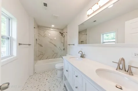 1210 Park Avenue North Chicago IL 60064