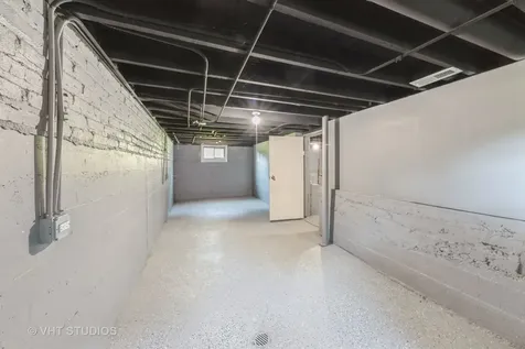 1210 Park Avenue North Chicago IL 60064