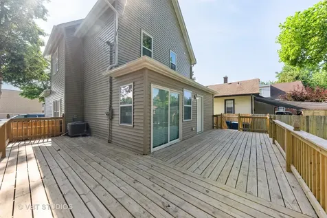 1210 Park Avenue North Chicago IL 60064