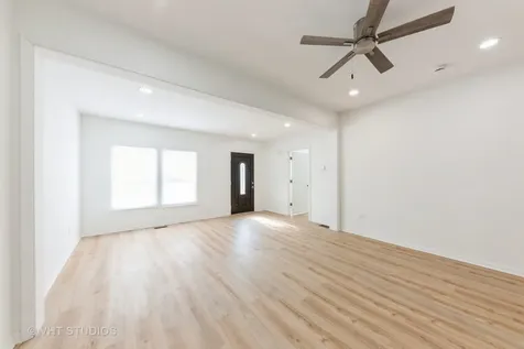 1210 Park Avenue North Chicago IL 60064