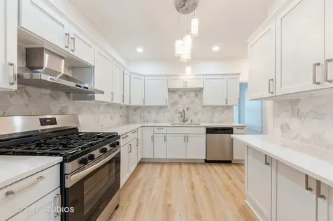 1210 Park Avenue North Chicago IL 60064