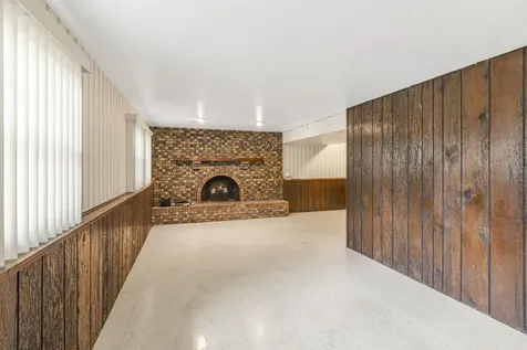610 West Burning Tree Lane Arlington Heights IL 60004